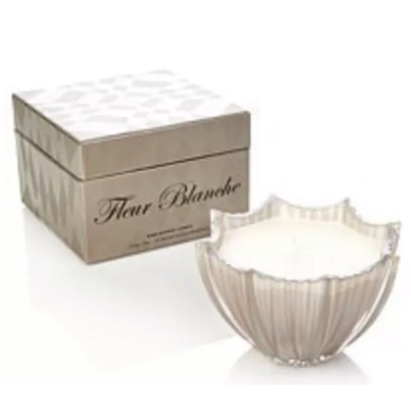 NIB DL & Co Large Fleur Blanche Candle in Reusable Scalloped Vase New & Sealed - Picture 3 of 6